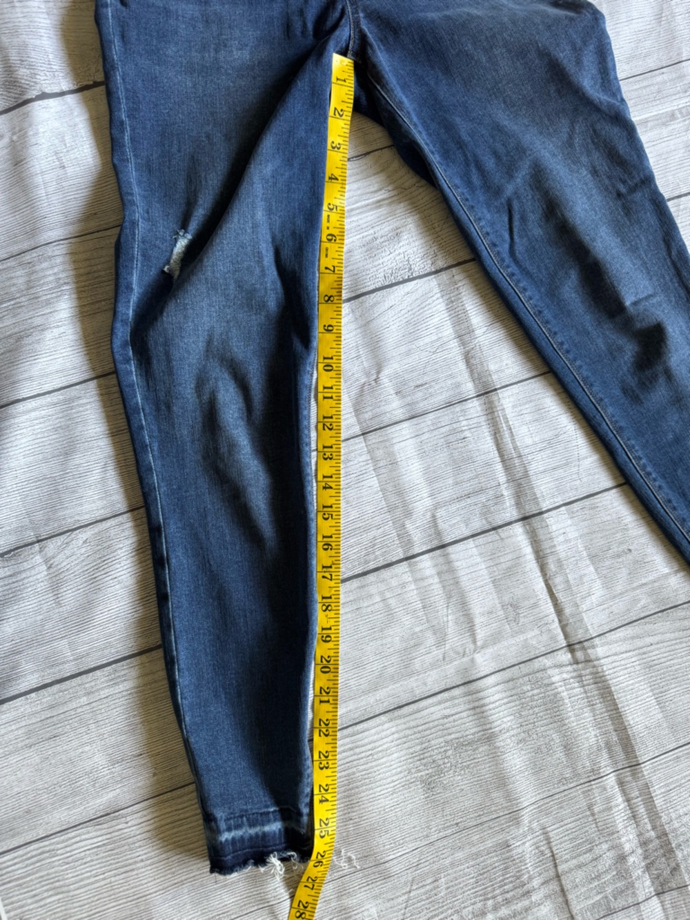 SPANX Pull-On Denim Leggings Sz M Med DarkWash Stretch Skinny Raw Hem Distressed - Picture 7 of 10